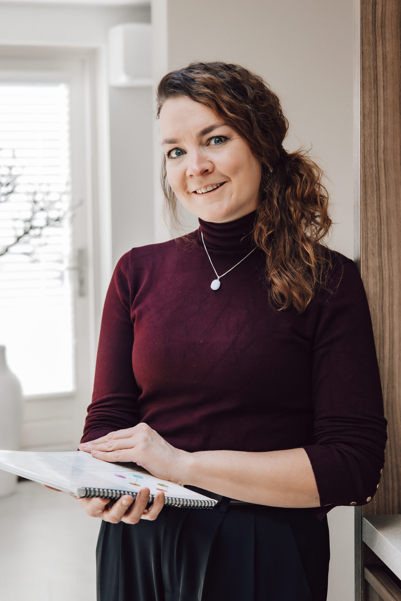 Als NEI therapeut en Brain Balance coach help ik jouw met het helen van onverwerkte emoties, trauma`s en leer doormiddel van leefstijlaanpassing hoe je jouw lichaam in balans houdt!